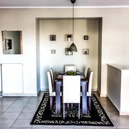 Comfort Luxury Maisonette Apartment *